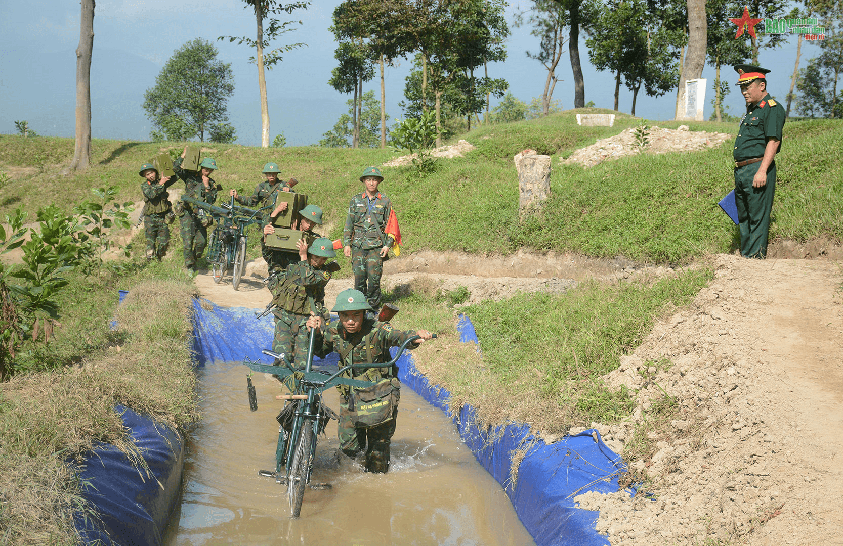 Quân khu 2 kiểm tra đơn vị vận tải “Chính quy, an toàn, huấn luyện giỏi” tại Trung đoàn 82