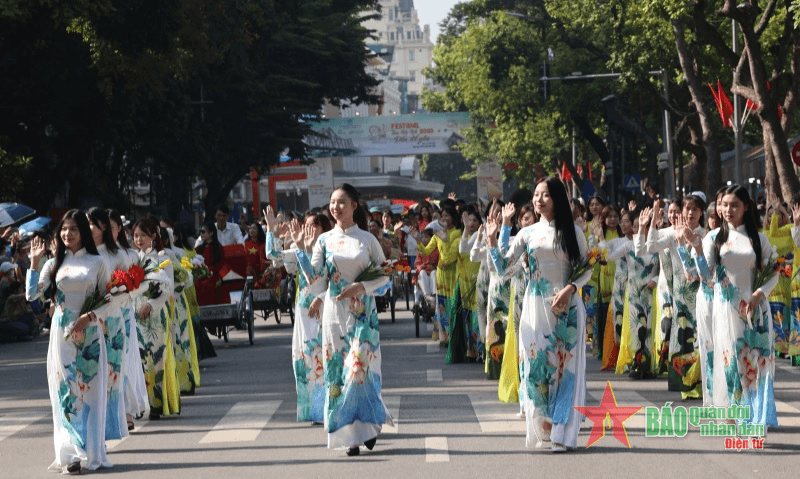 Thu Hà Nội là sản phẩm hút khách du lịch