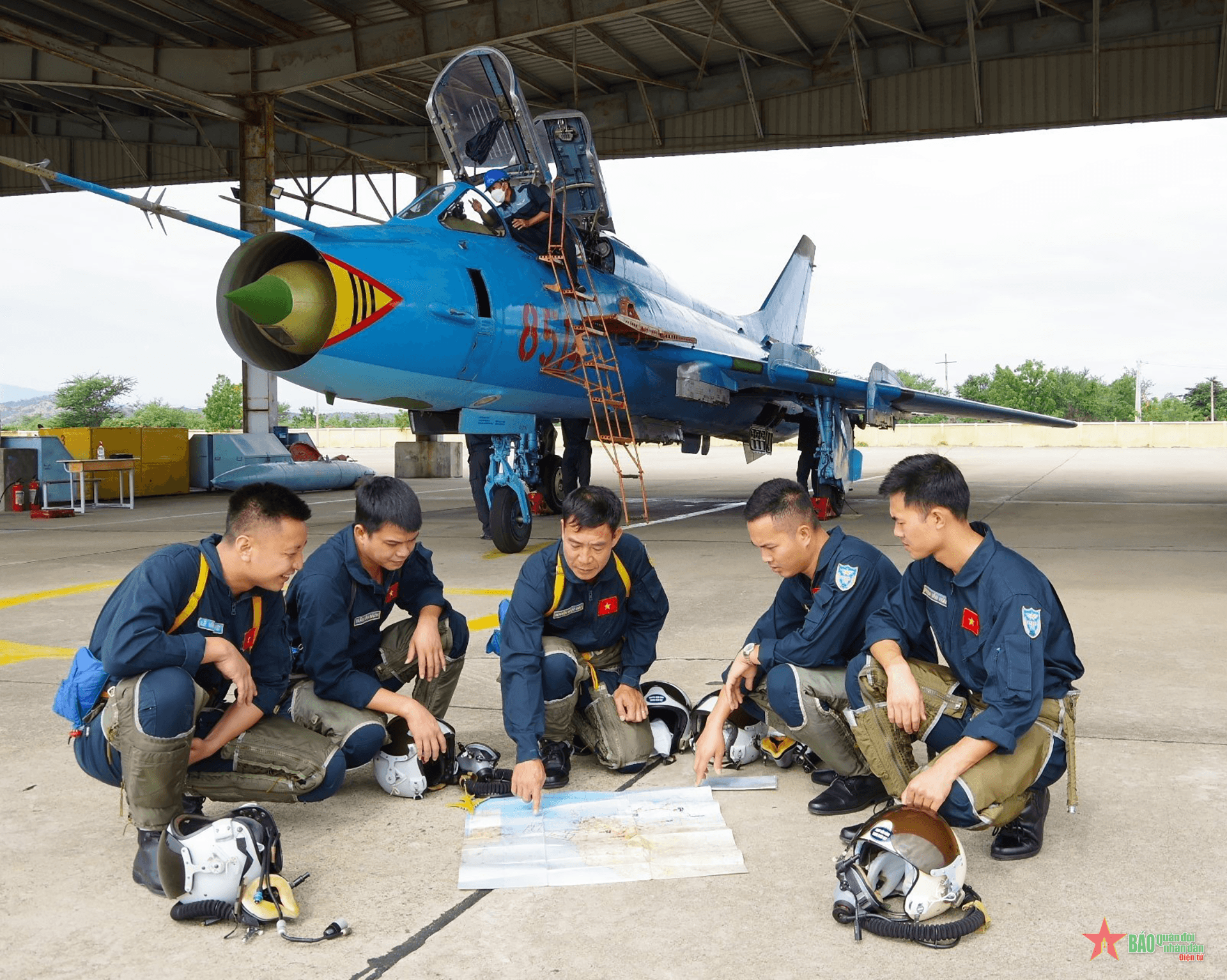 Nhân tố chính trị tinh thần-sức mạnh và niềm tin chiến thắng của Bộ đội Phòng không-Không quân