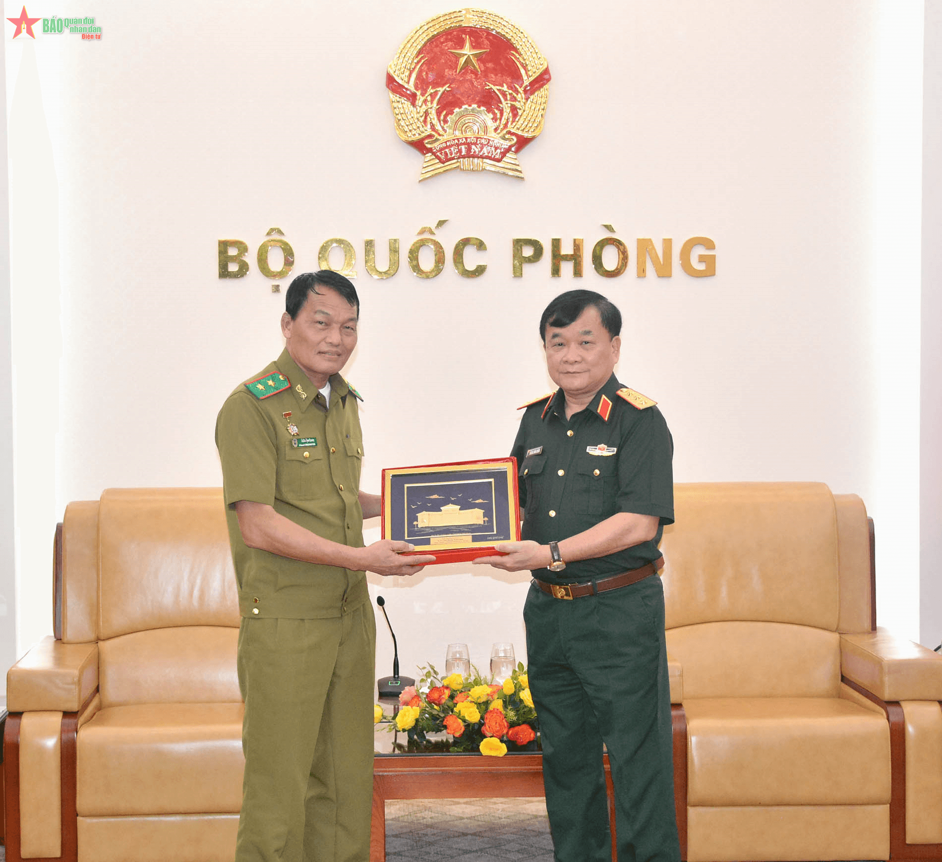 Thượng tướng Hoàng Xuân Chiến tiếp Tổng cục trưởng Tổng cục An ninh Lào