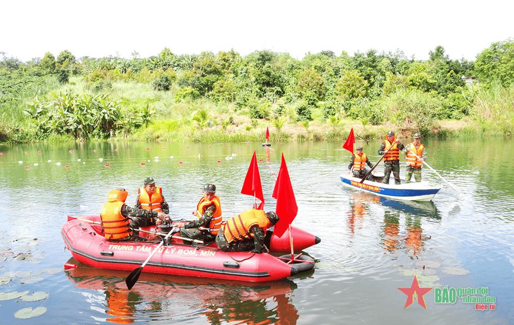 Binh chủng Công binh kiểm tra, cấp đổi chứng chỉ rà phá bom mìn, vật nổ