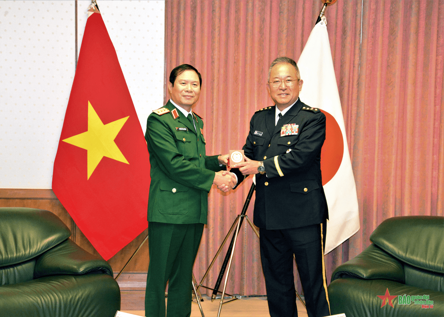 Thượng tướng Nguyễn Tân Cương hội đàm với Tham mưu trưởng Liên quân Nhật Bản