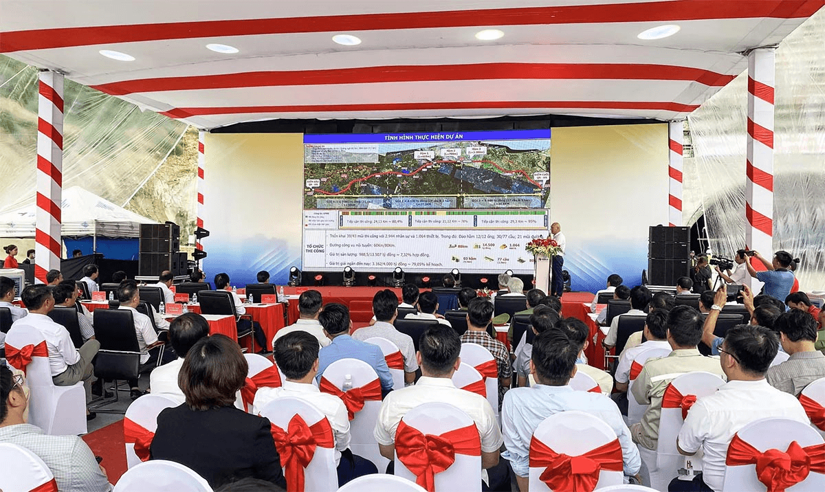 Gần dân, việc khó thành dễ