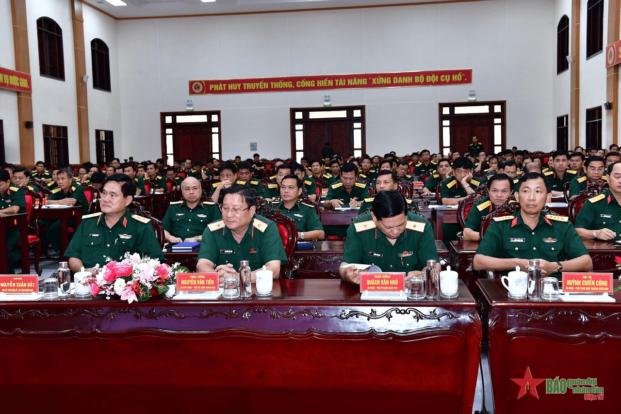 Đảng ủy Quân khu 9 nghiên cứu, học tập, quán triệt Nghị quyết, Chỉ thị của Bộ Chính trị khóa XIII
