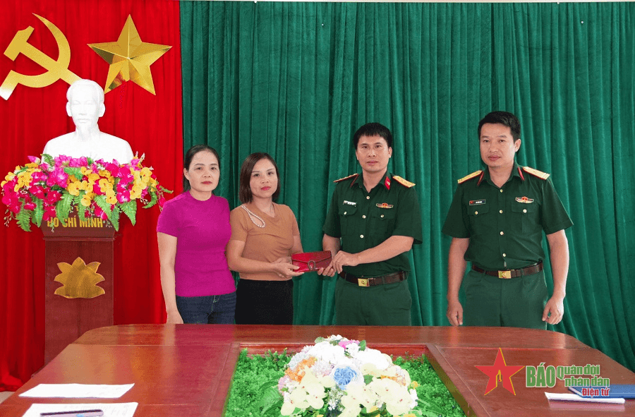Người tốt-Việc tốt: Thượng úy QNCN Bùi Duy Thái trả lại của rơi