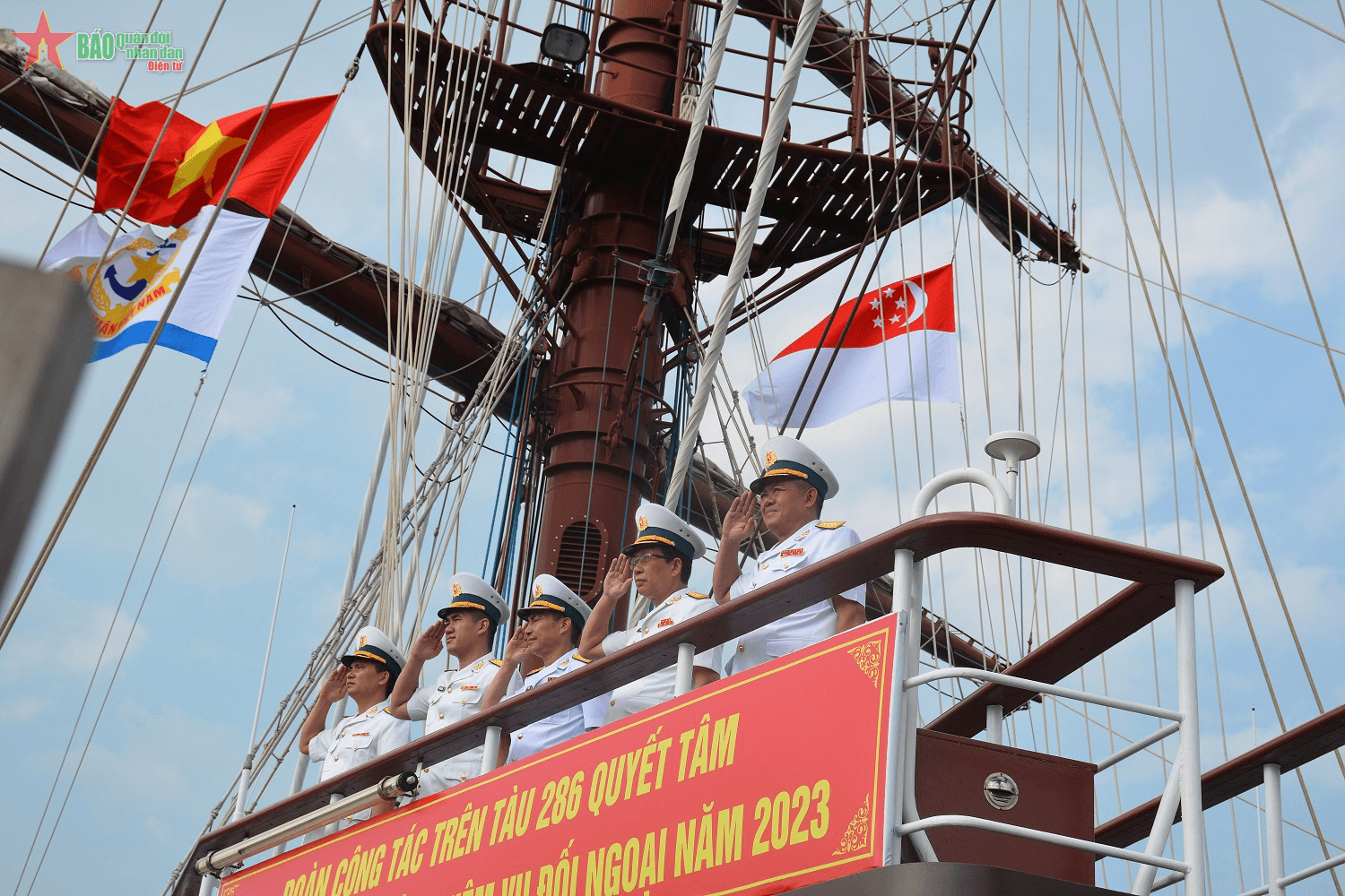 Tàu buồm 286-Lê Quý Đôn rời cảng Changi hành trình về nước