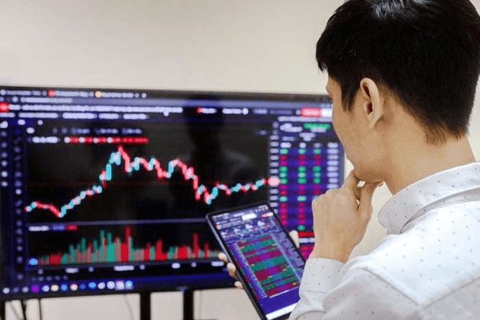 Nở rộ bẫy lừa đầu tư chứng khoán theo hình thức mới