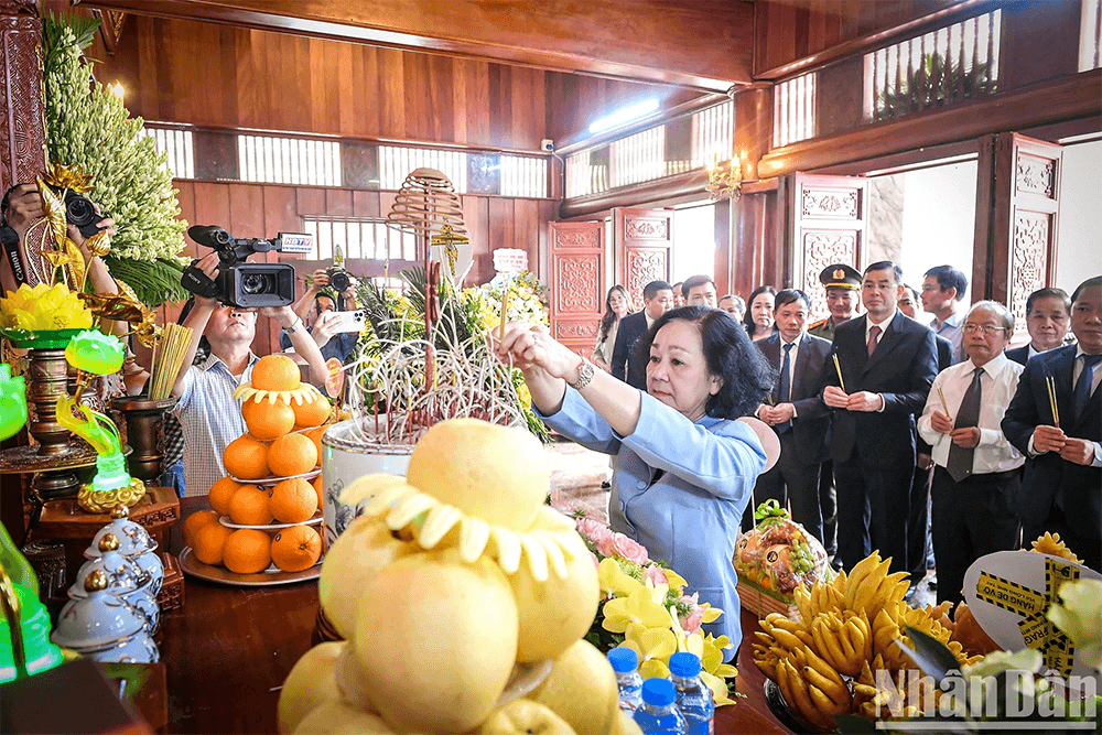 Khánh thành công trình tôn tạo Di tích Bác Hồ về thăm Tập đoàn sản xuất Chí Hòa