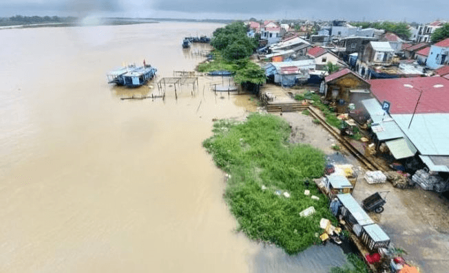 Người ở vùng tâm bão