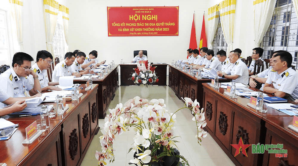 Chuẩn đô đốc Đỗ Văn Yên dự tổng kết của Khối thi đua 5 Hải quân