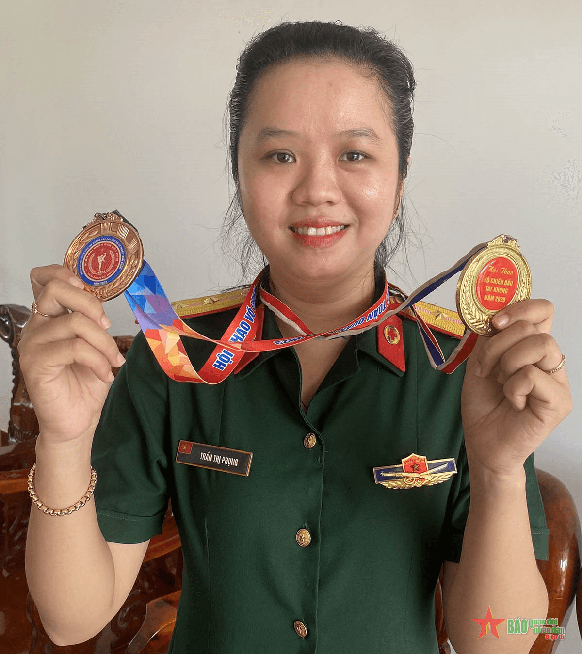 Nữ quân nhân giỏi võ thuật