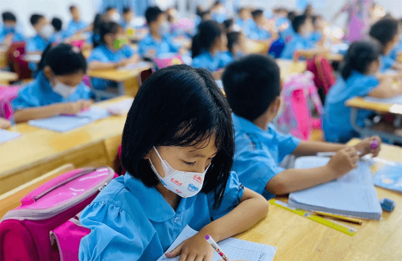 Mệt nhọc vì gánh nặng học thêm