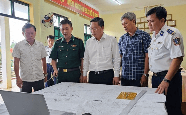 Thủ tướng chỉ đạo huy động tối đa các lực lượng, phương tiện, khẩn trương tìm kiếm, cứu nạn 15 ngư dân mất tích