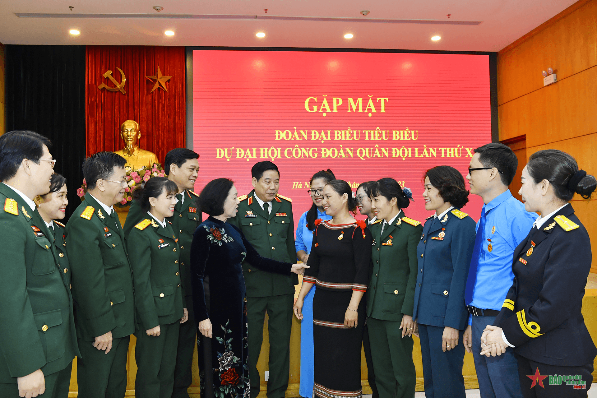 Đồng chí Trương Thị Mai tiếp đoàn đại biểu dự Đại hội đại biểu Công đoàn Quân đội lần thứ X

​