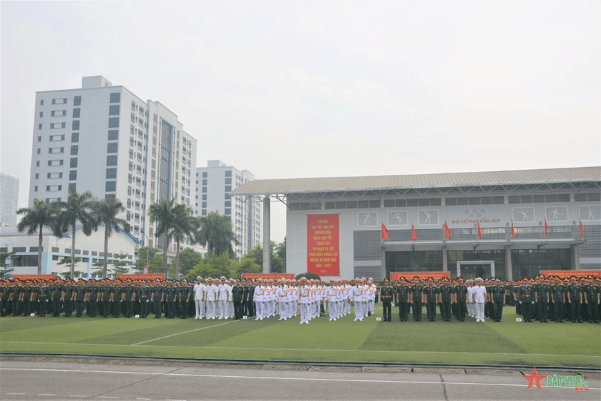 Yêu cầu rèn luyện phong cách làm việc Hồ Chí Minh của đội ngũ cán bộ ở các hệ quản lý học viên, Học viện Chính trị hiện nay