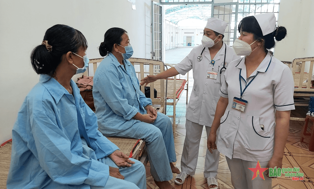 Bệnh viện Quân y 120 nỗ lực chăm sóc người bệnh