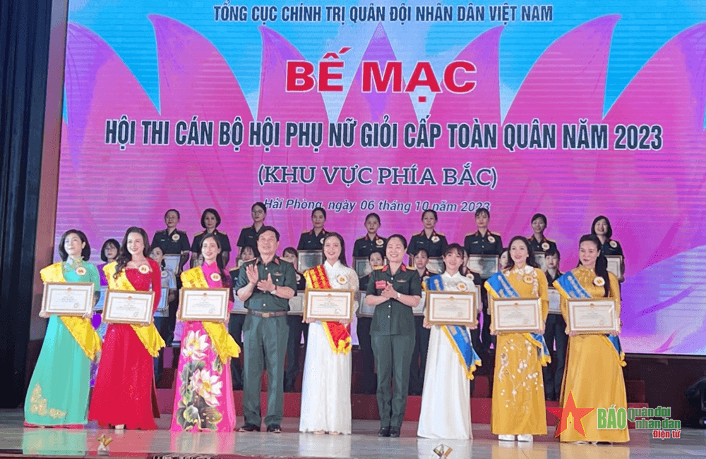 Cán bộ toàn năng, hăng say học tập