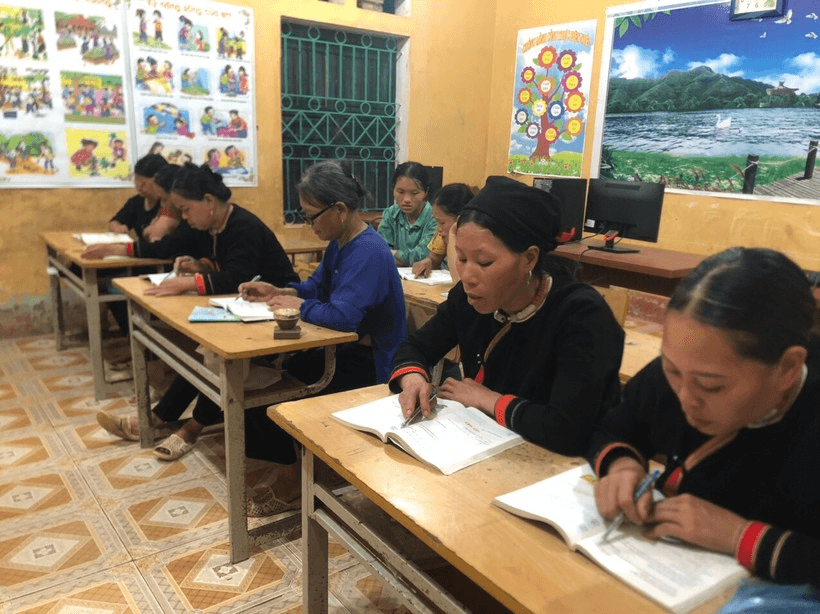 Hỏi-Đáp pháp luật: Người tham gia thực hiện công tác xóa mù chữ có được hỗ trợ?
