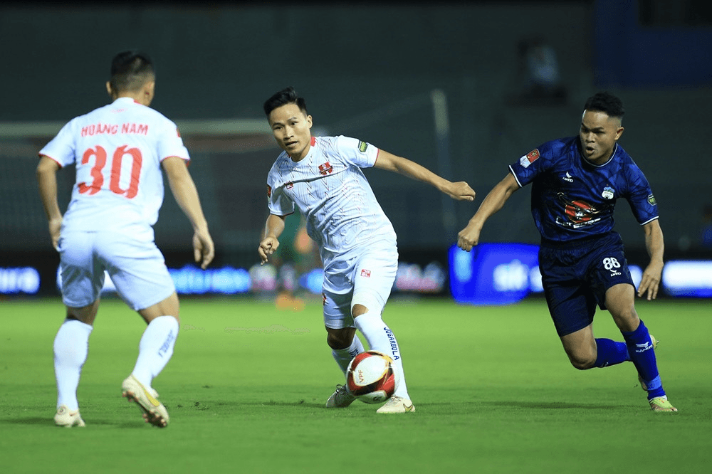 Kết quả V-League: Hoàng Anh Gia Lai thoát thua trước Hải Phòng