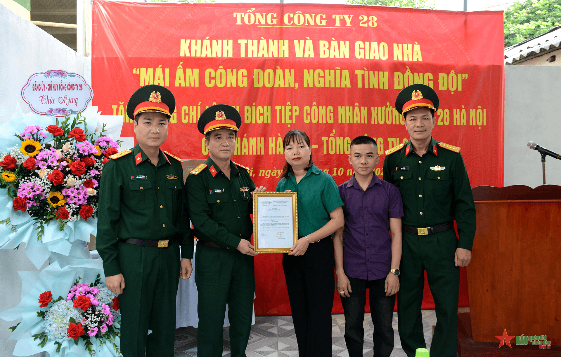 Tổng Công ty 28 trao tặng “Mái ấm công đoàn, nghĩa tình đồng đội”