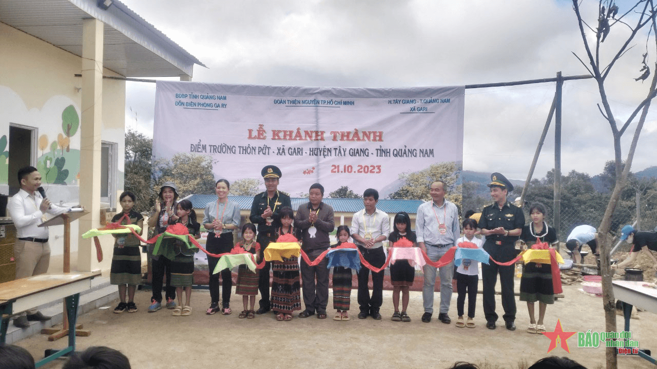 Đồn Biên phòng Ga Ry (BĐBP tỉnh Quảng Nam) khánh thành và bàn giao Điểm trường Tiểu học thôn Pứt