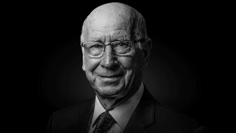 Huyền thoại bóng đá Anh Bobby Charlton qua đời ở tuổi 86