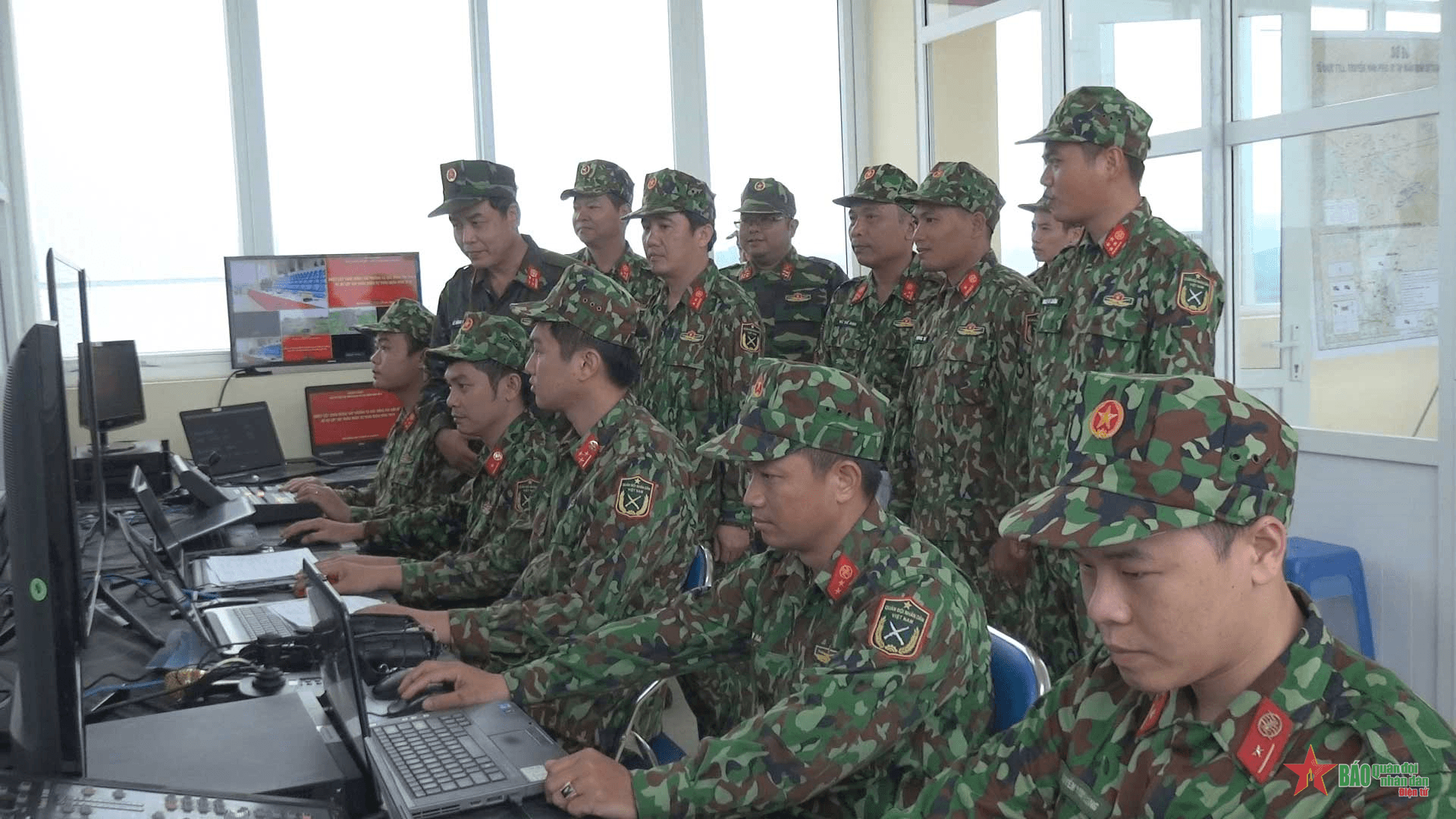 Lữ đoàn Thông tin 205 không ngừng phát huy truyền thống anh hùng, xây dựng đơn vị tiến lên hiện đại