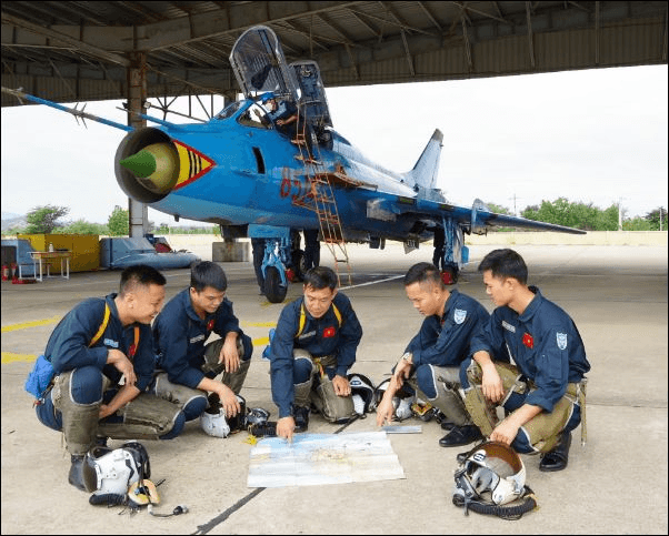 Bảo vệ Tổ quốc từ trên không trong điều kiện mới-Bài 3: Phát triển nghệ thuật tác chiến và tăng cường phối hợp, hiệp đồng  (Tiếp theo và hết)