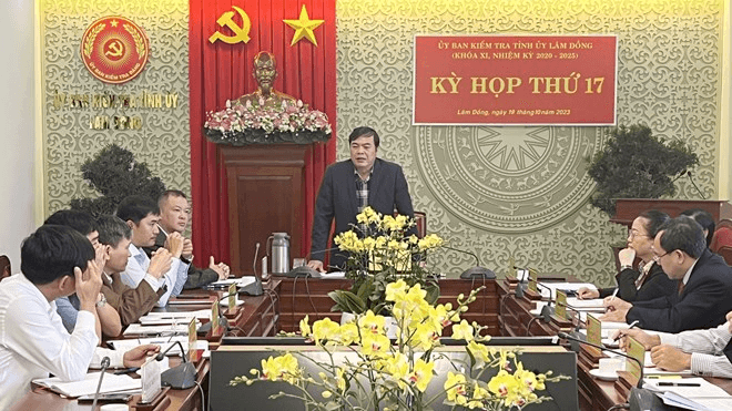 Những thông tin đáng chú ý về kỷ luật cán bộ trong tuần