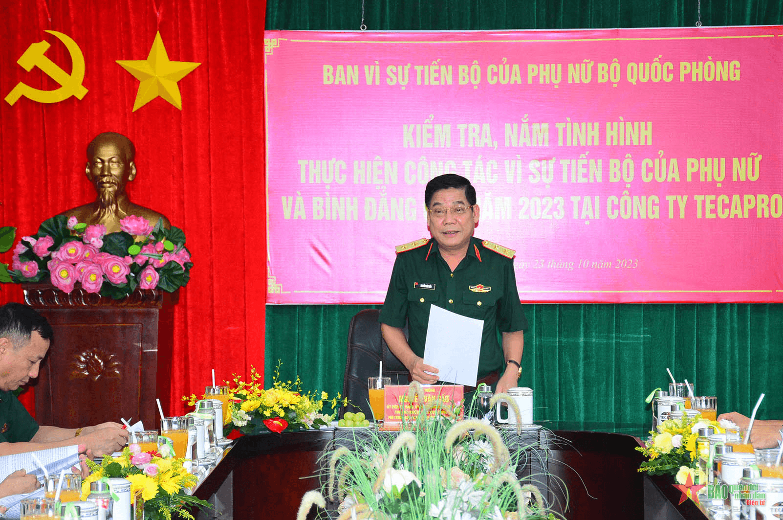Trung tướng Nguyễn Văn Gấu kiểm tra, nắm tình hình tại Công ty TECAPRO