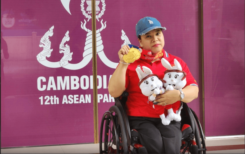 Nữ lực sĩ Đặng Thị Linh Phượng giành huy chương Bạc Asian Para Games 4