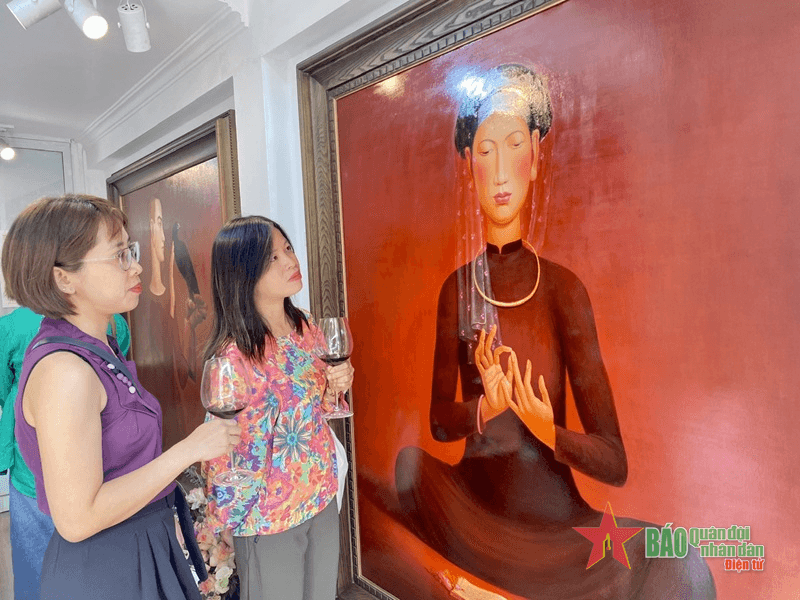 Sắc đỏ trong triển lãm “Hoa mào gà”