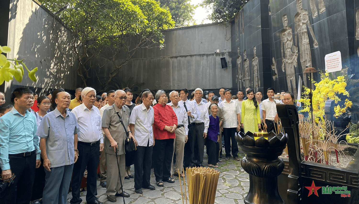 Cầu nối giữa ký ức và hiện tại