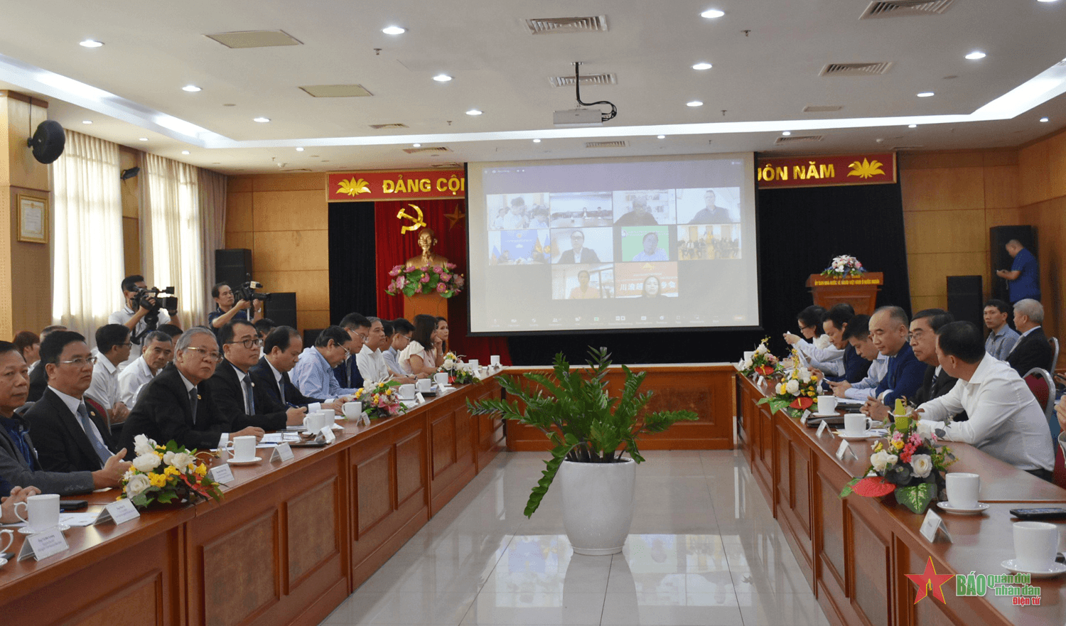Tăng cường phổ biến, giáo dục pháp luật cho cộng đồng người Việt Nam ở nước ngoài