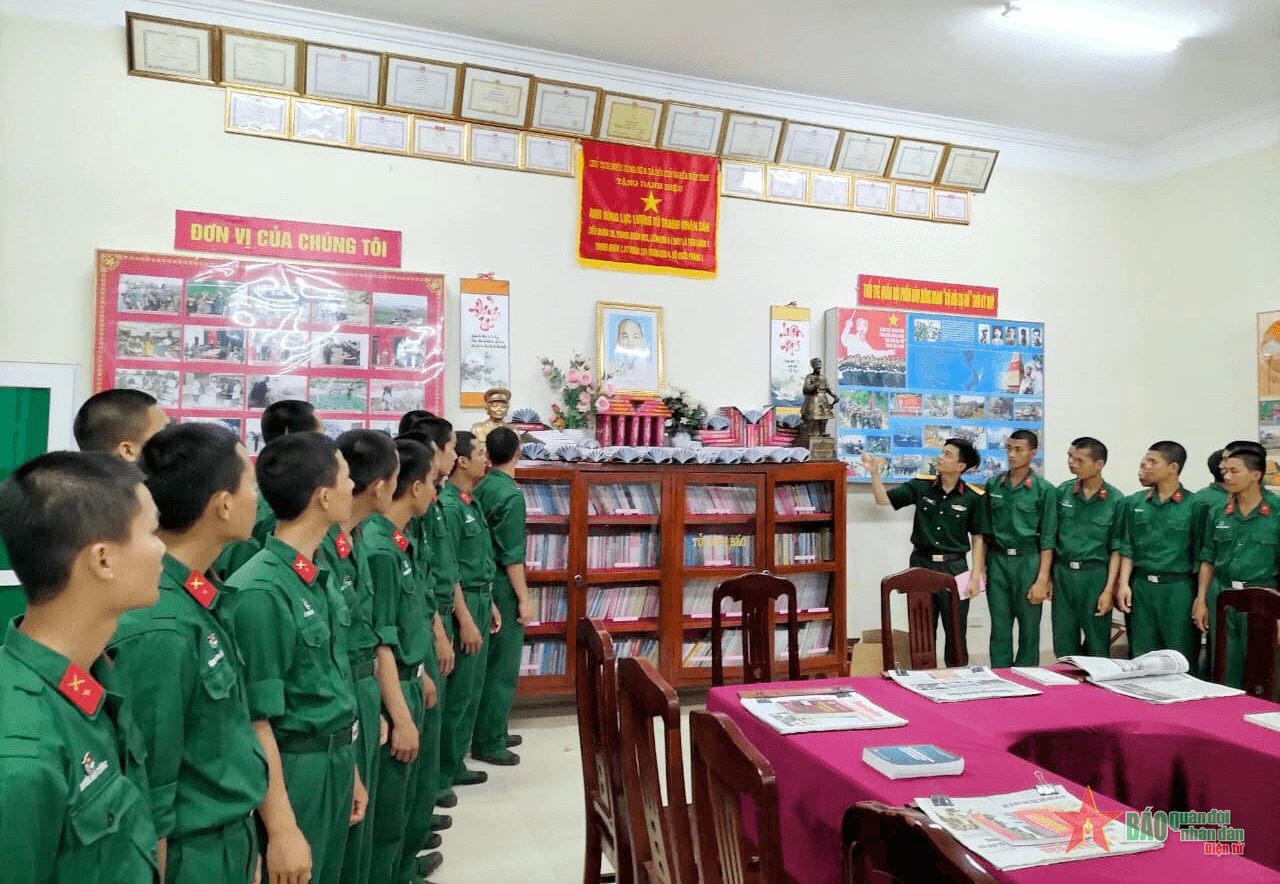 Trung đoàn 1 (Sư đoàn 324, Quân khu 4) chú trọng công tác tuyên truyền