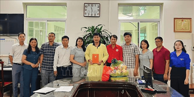 Thăm hỏi, hỗ trợ gia đình nạn nhân trong vụ cháy tại xã Tứ Hiệp, Hà Nội