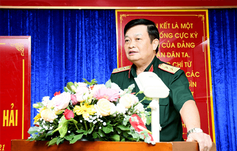 Kéo dài thời gian giữ chức Chính ủy Quân khu 7 đối với Trung tướng Trần Hoài Trung