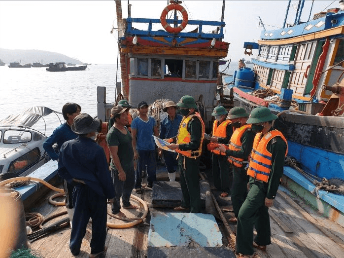 Bộ đội Biên phòng tích cực phòng, chống thiên tai, vi phạm trên biển