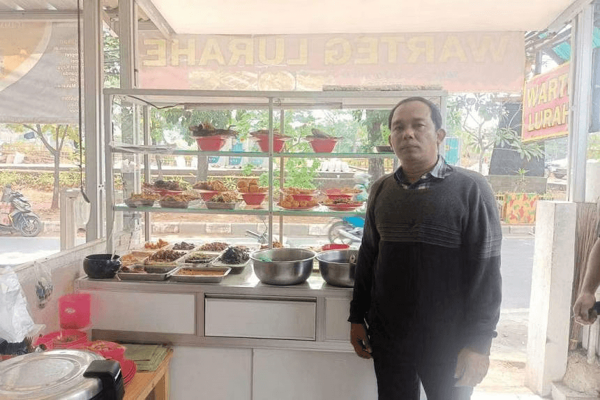 Bữa ăn của người dân Indonesia bị ảnh hưởng vì gạo tăng giá