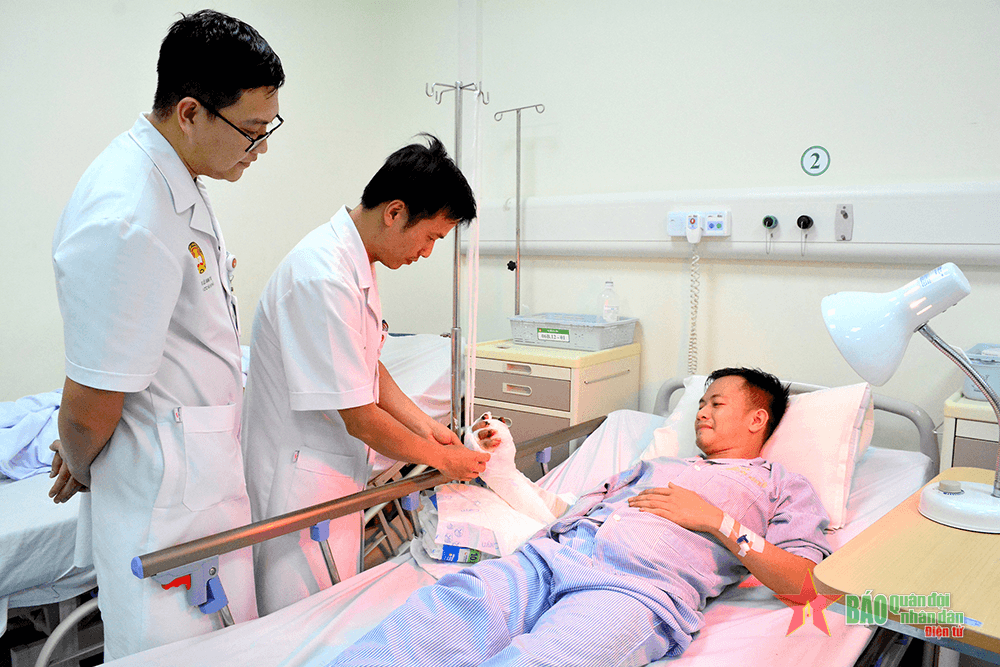 Phẫu thuật nối chi thể, mang sự sống đến người bệnh