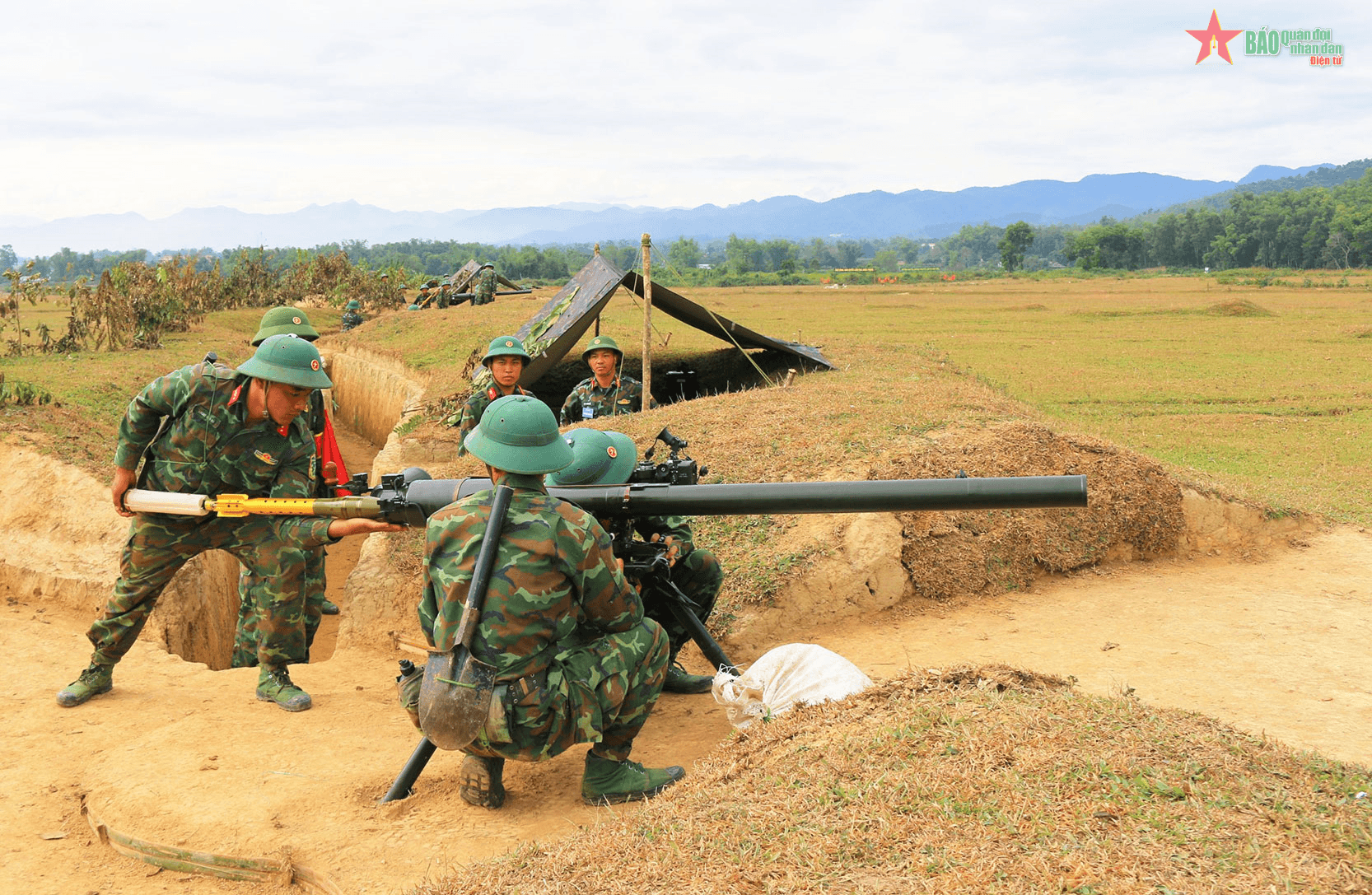 Trung đoàn 82 hoàn thành tốt diễn tập bắn đạn thật