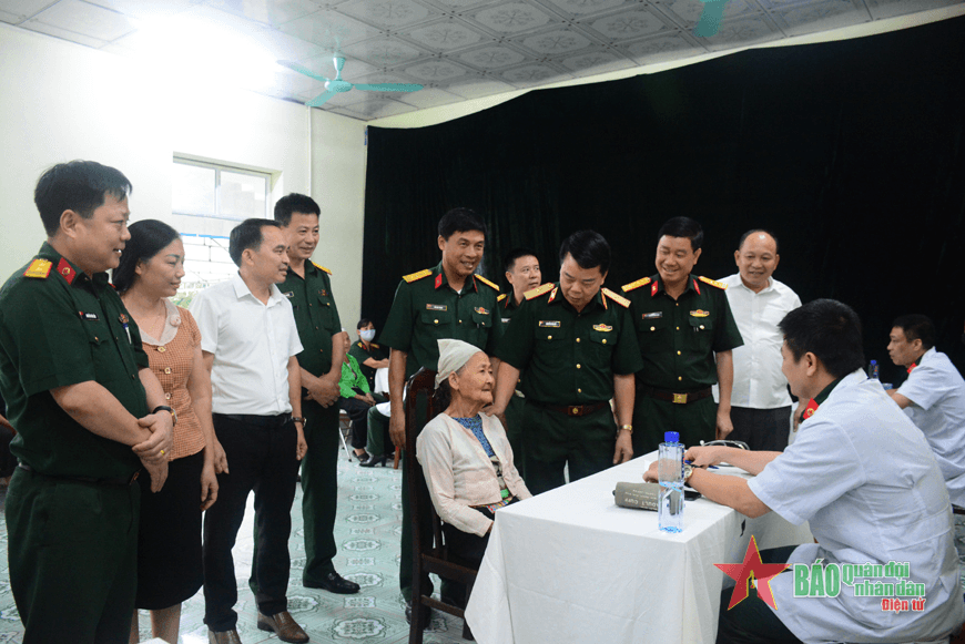 Bao nhiêu năm ấy biết bao nhiêu tình