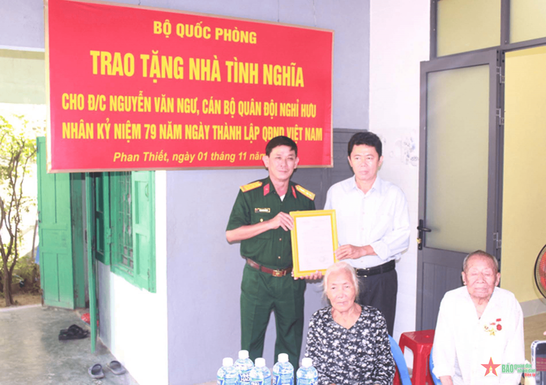 Bộ Quốc phòng bàn giao "Nhà tình nghĩa” tặng đối tượng chính sách