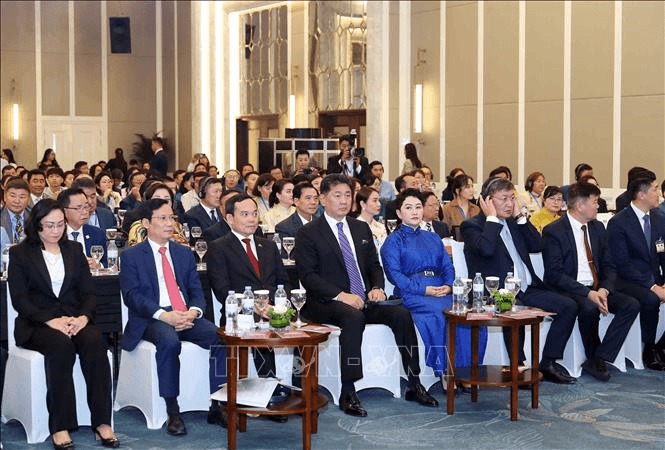 Tổng thống Mông Cổ Ukhnaagiin Khurelsukh dự Diễn đàn Doanh nghiệp Việt Nam - Mông Cổ