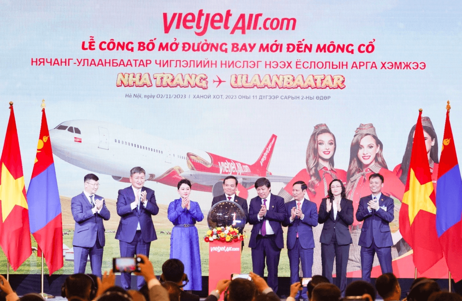 Tổng thống Mông Cổ dự lễ công bố đường bay thẳng giữa Ulaanbaatar và Nha Trang của Vietjet