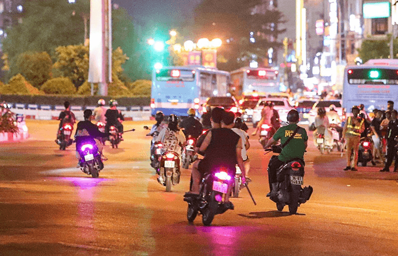 Lăng kính văn hóa: Trị thói hóng hớt