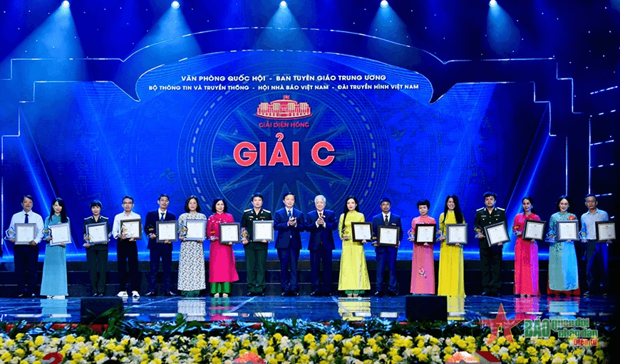 Giải Diên Hồng lần thứ hai: Giải đặc biệt trị giá 150 triệu đồng