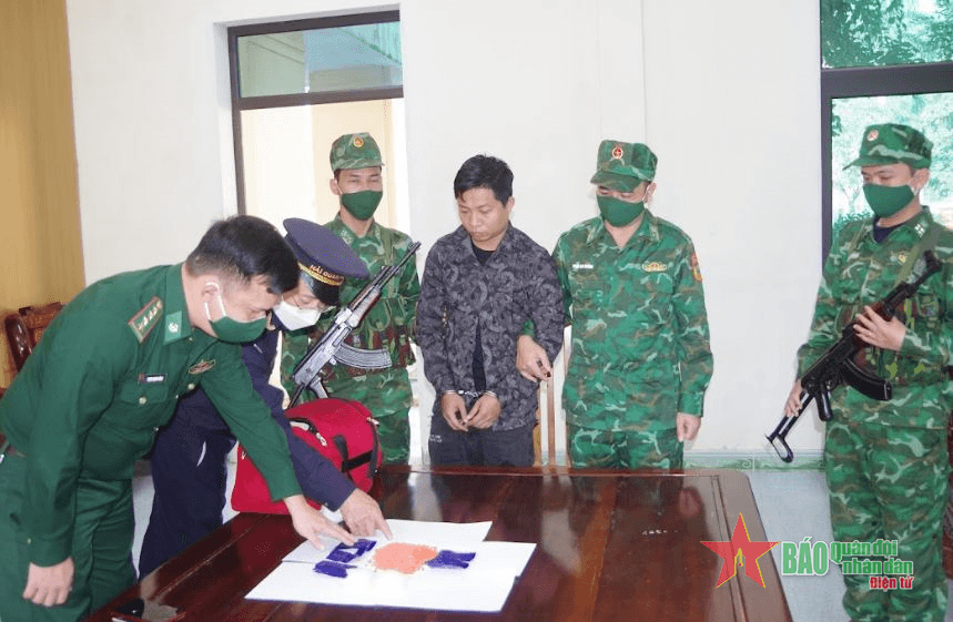 Bắt giữ đối tượng vận chuyển ma túy từ Lào về Việt Nam