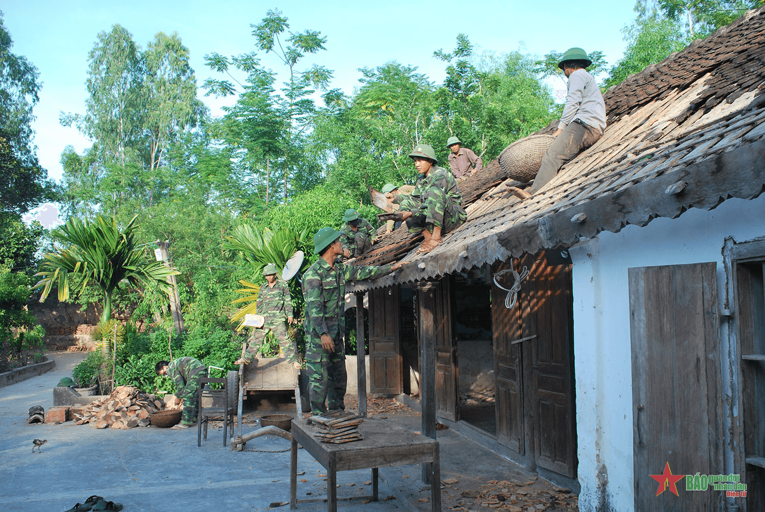 Lính Pháo giữa lòng dân