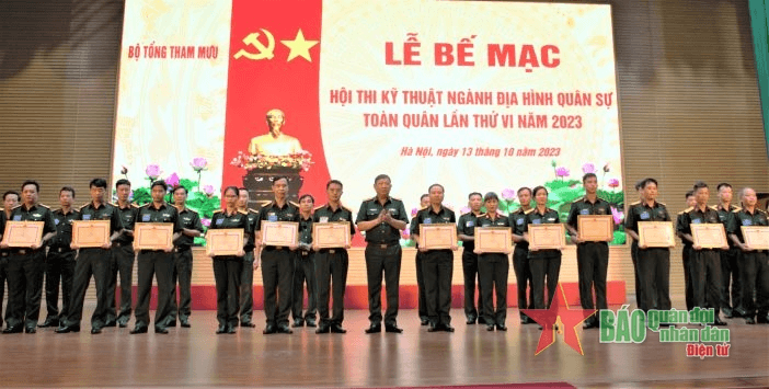 Hội thi kỹ thuật ngành địa hình quân sự toàn quân: Đội tuyển Tổng cục Hậu cần đạt thành tích xuất sắc